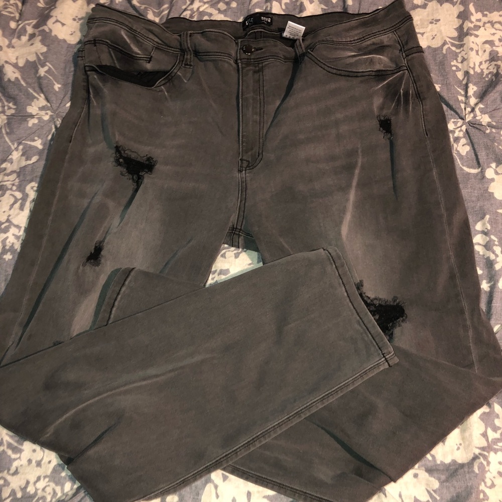 Fashion Nova Grey Distressed Jeans US 3X